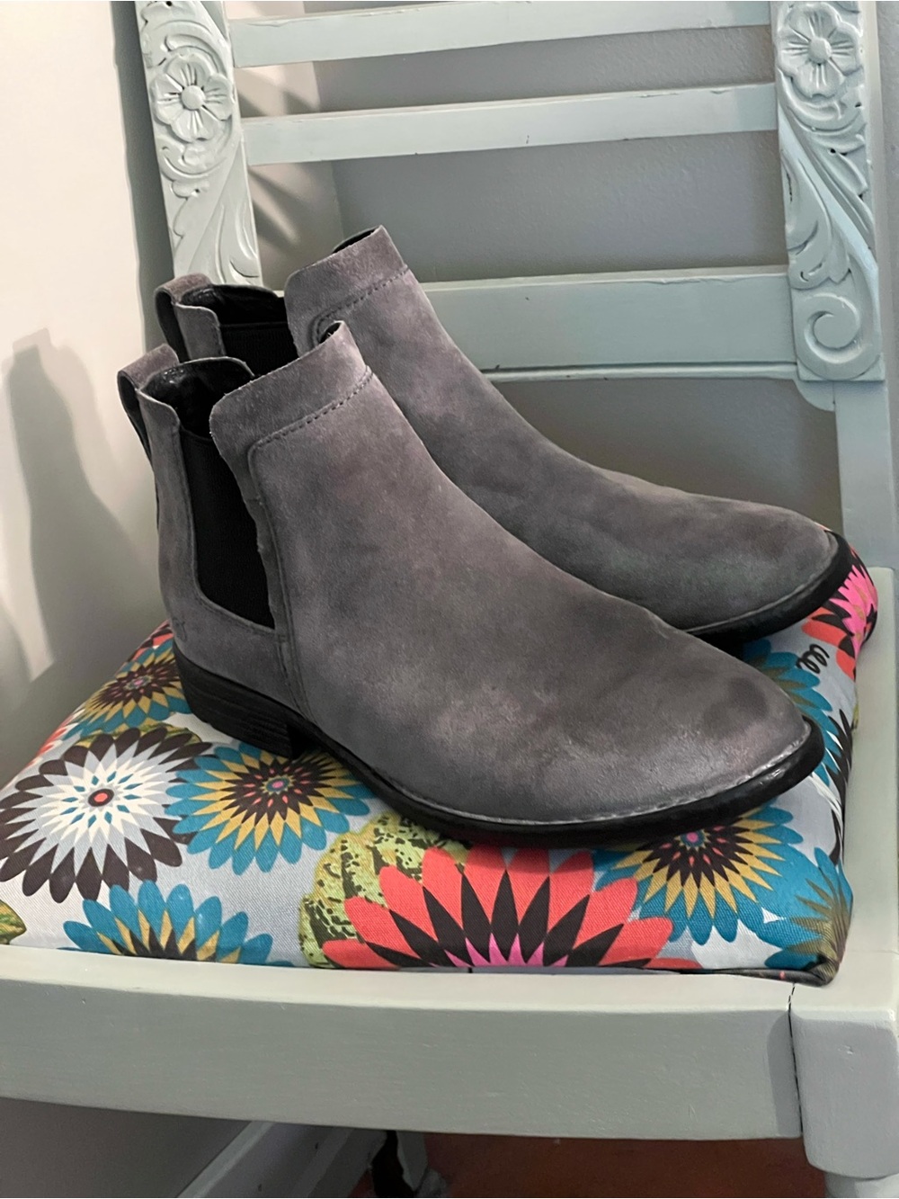 Born Chelsea Ankle Boots Gray Style H67022